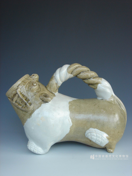 南朝 越窑青瓷虎子